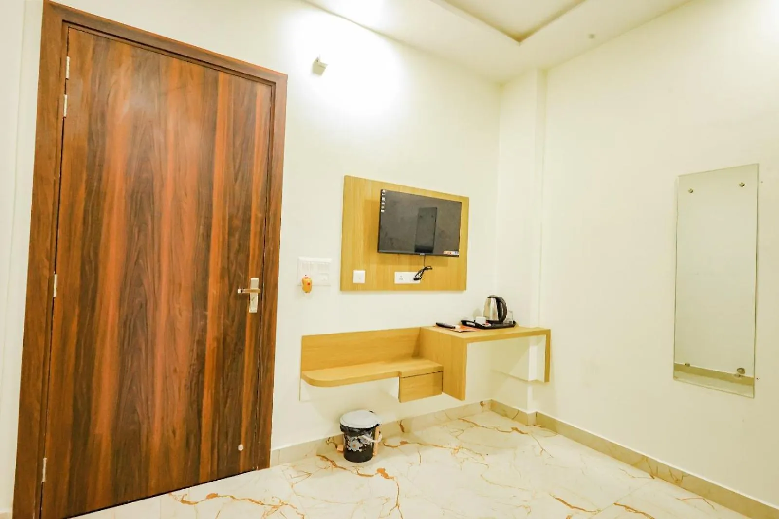 Taj Avenue Agra Hotel Agra  3*, Agra (Uttar Pradesh) India