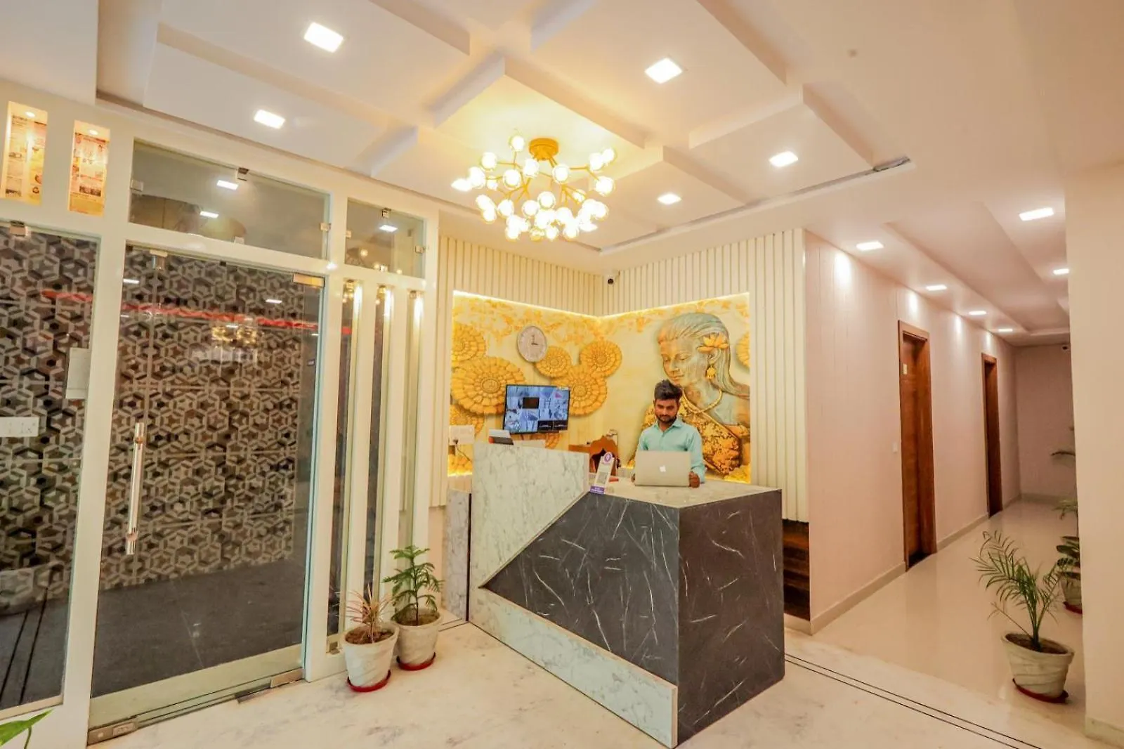 Taj Avenue Agra Hotel Agra  Agra (Uttar Pradesh)