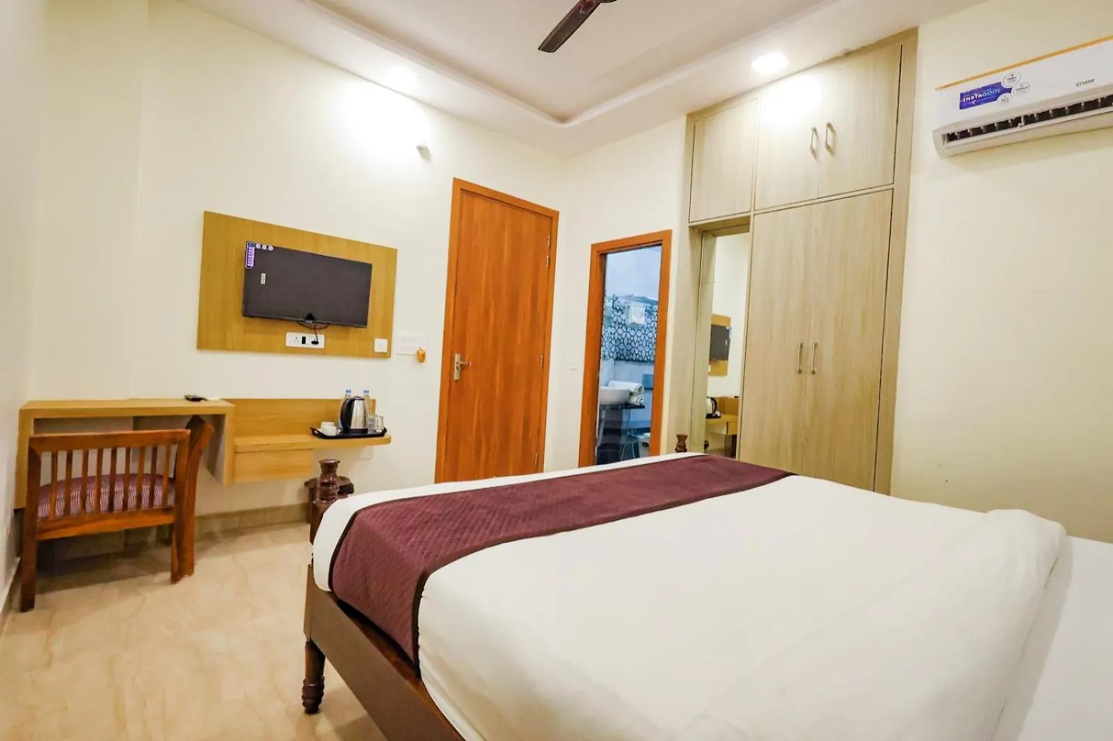 Taj Avenue Agra Hotel Agra  3*, Agra (Uttar Pradesh) India