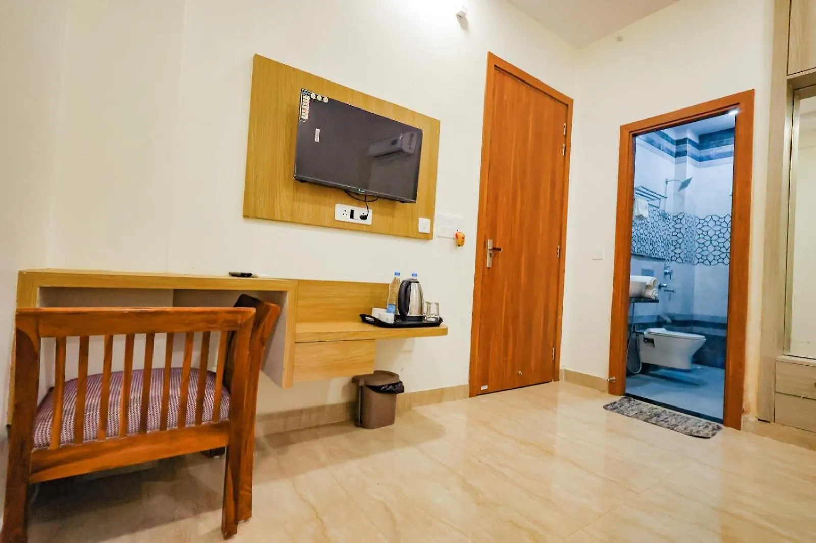 Taj Avenue Agra Hotel Agra  3*, Agra (Uttar Pradesh)